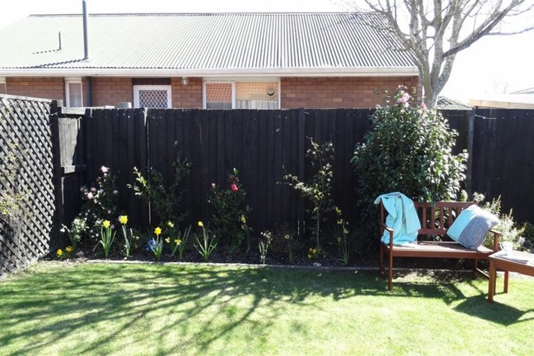 Photo of property in 2/444 Harewood Road, Harewood, Christchurch, 8051