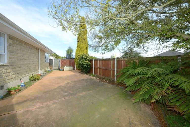 Photo of property in 17 Thurso Place, New Brighton, Christchurch, 8083