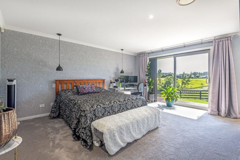 Photo of property in 2 Tutakarae Road, Kelvin Grove, Palmerston North, 4470