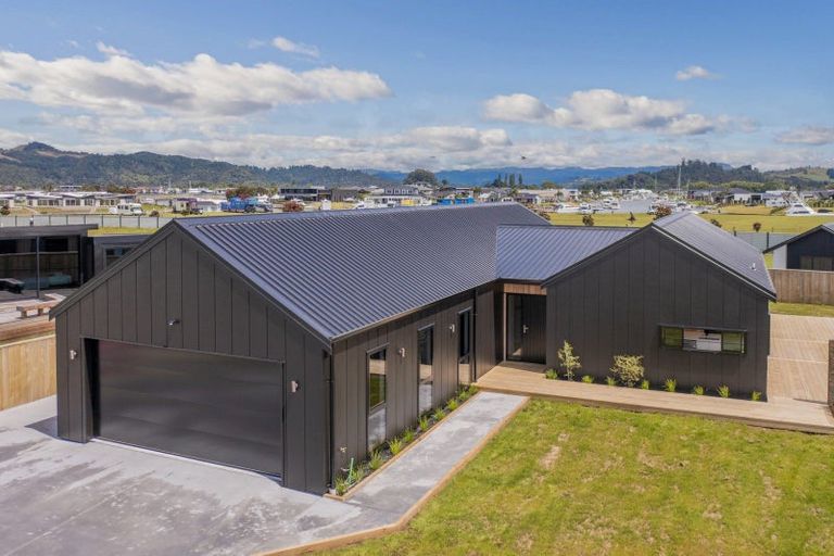 Photo of property in 4 Ngaroma Crescent, Whitianga, 3510