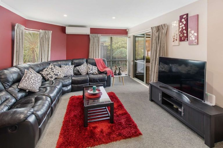 Photo of property in 6 Henley Court, Highbury, Palmerston North, 4412
