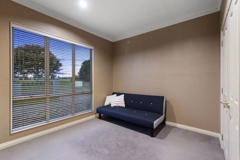 Photo of property in 39 Caversham Drive, Rototuna, Hamilton, 3210