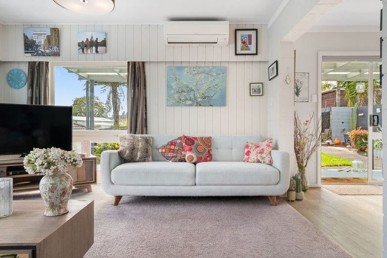 Photo of property in 12 April Place, Red Hill, Papakura, 2110