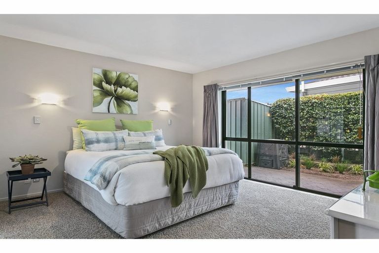 Photo of property in 2/77 Harvey Street, Waipahihi, Taupo, 3330