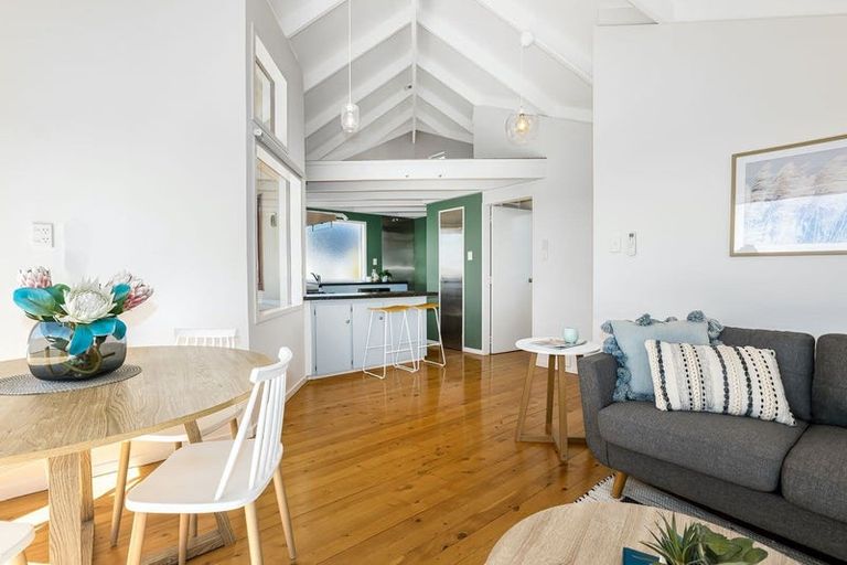 Photo of property in 11 Puketai Place, Pukerua Bay, 5026