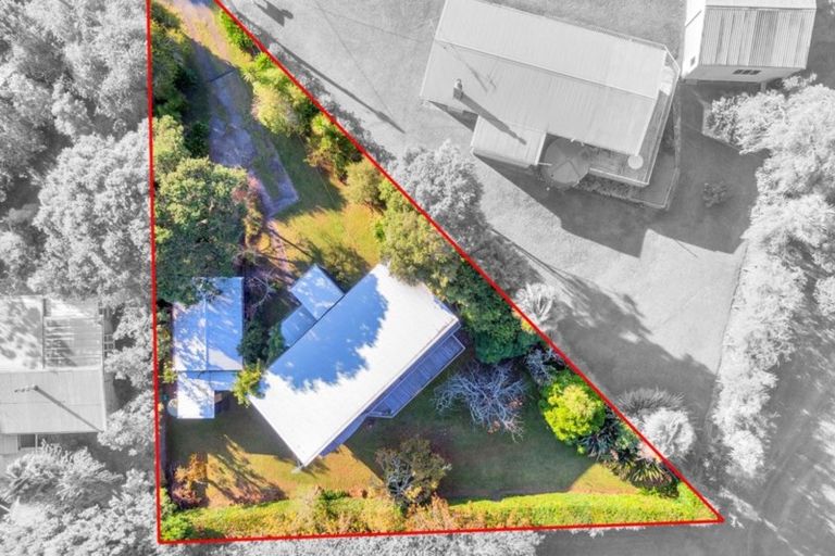 Photo of property in 22 James Mcleod Road, Shelly Beach, Helensville, 0874