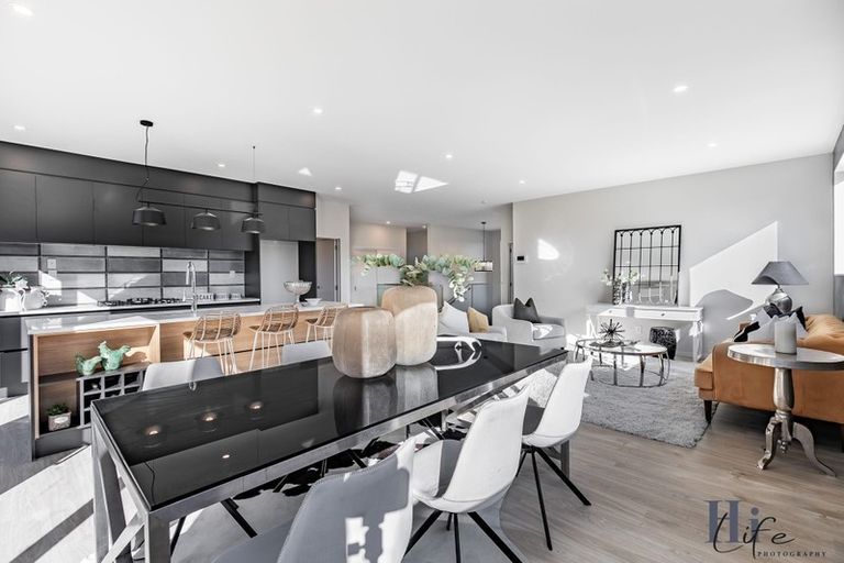 Photo of property in 8 Celestial Crescent, Orewa, 0931