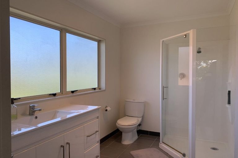 Photo of property in 27a Swanson Road, Henderson, Auckland, 0610