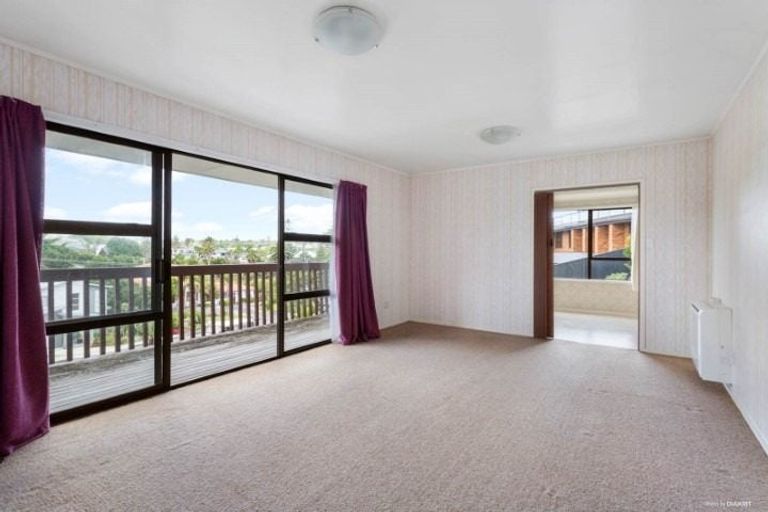 Photo of property in 907 Beach Road, Waiake, Auckland, 0630