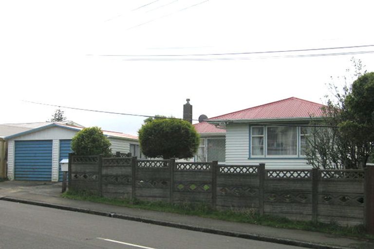 Photo of property in 8 Trebann Street, Paparangi, Wellington, 6037