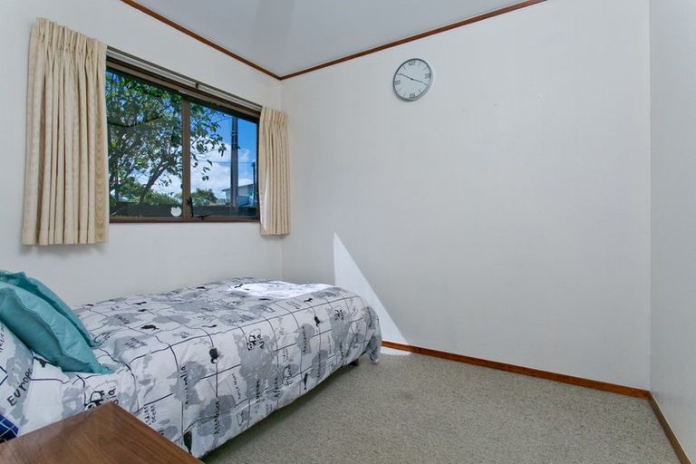 Photo of property in 2/25 Toroa Street, Torbay, Auckland, 0630