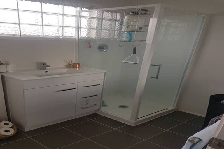 Photo of property in 1/360 Bucklands Beach Road, Bucklands Beach, Auckland, 2012