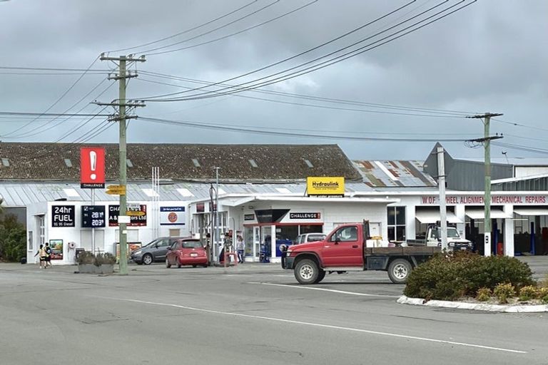 Photo of property in 23 Bridge Street, Southbridge, 7602