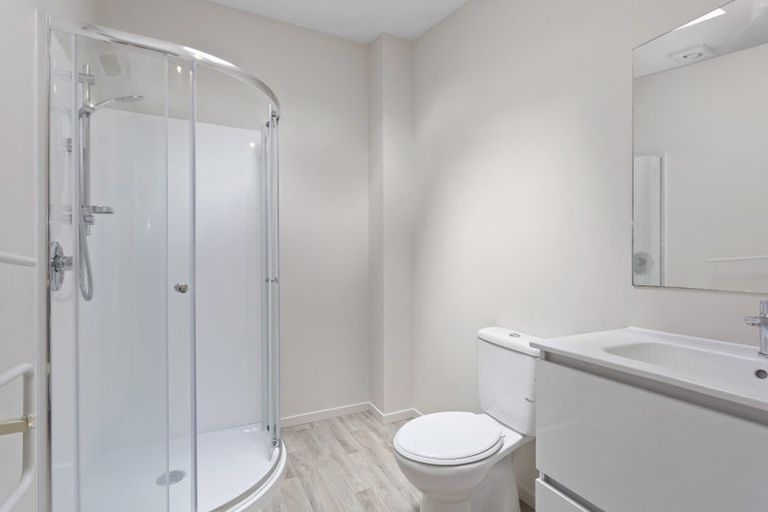 Photo of property in 2/3 Grove Road, Addington, Christchurch, 8024