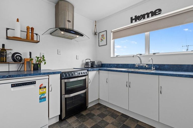 Photo of property in 6b Ranginui Road, Welcome Bay, Tauranga, 3112