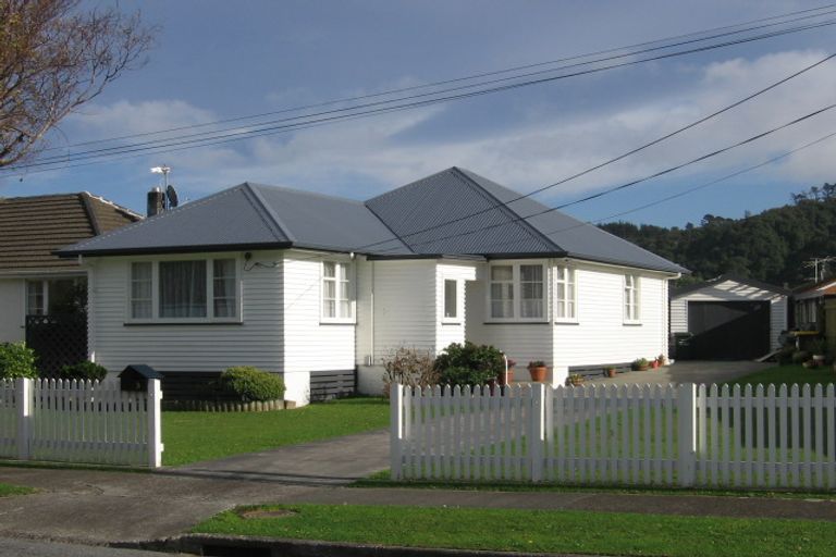 Photo of property in 3 Mcdonald Street, Taita, Lower Hutt, 5011
