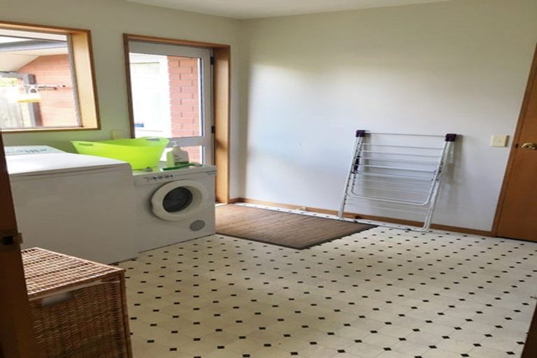 Photo of property in 11 Phoenix Lane, Northcote, Christchurch, 8052