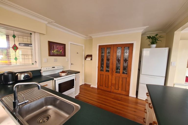 Photo of property in 1/40 Hillcrest Avenue, Hillcrest, Auckland, 0627