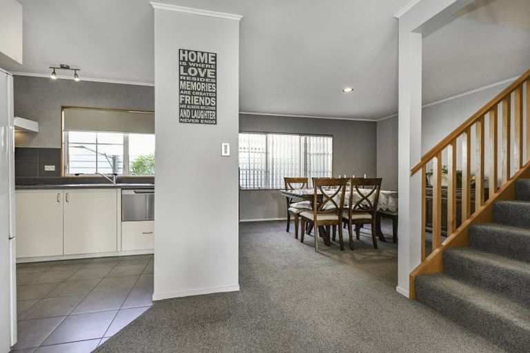 Photo of property in 2/102 Southampton Street West, Hastings, 4122