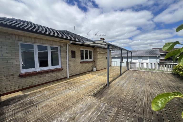 Photo of property in 48 Clevedon Road, Papakura, 2110