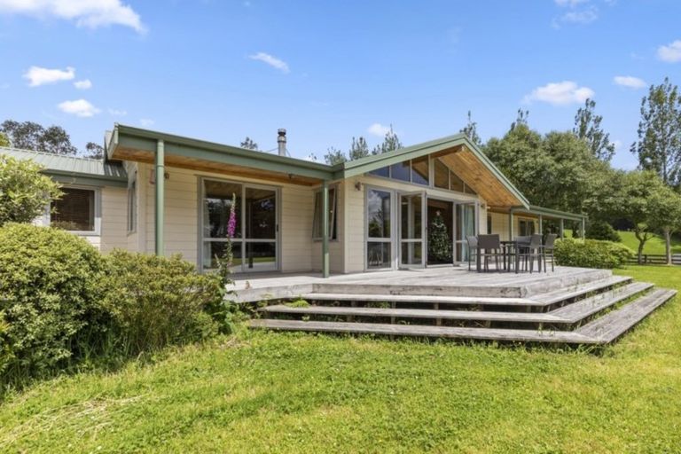 Photo of property in 49 Kakariki Way, Whitemans Valley, Upper Hutt, 5371