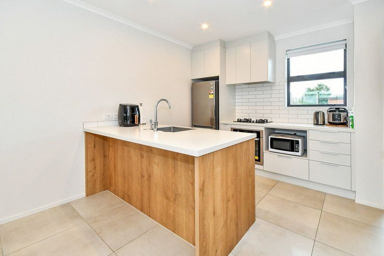 Photo of property in 39 Periko Way, Takanini, 2112