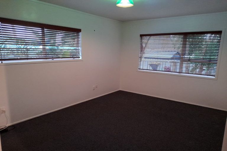 Photo of property in 22 Leaming Place, Clarks Beach, 2122