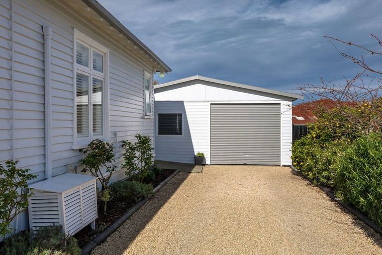 Photo of property in 15 Herbert Street, Waimate, 7924