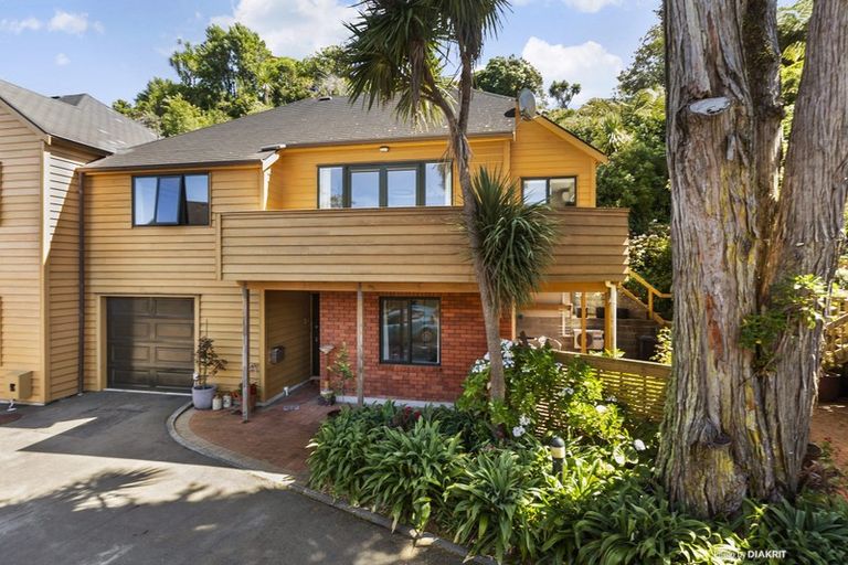 Photo of property in 26 Futuna Close, Karori, Wellington, 6012
