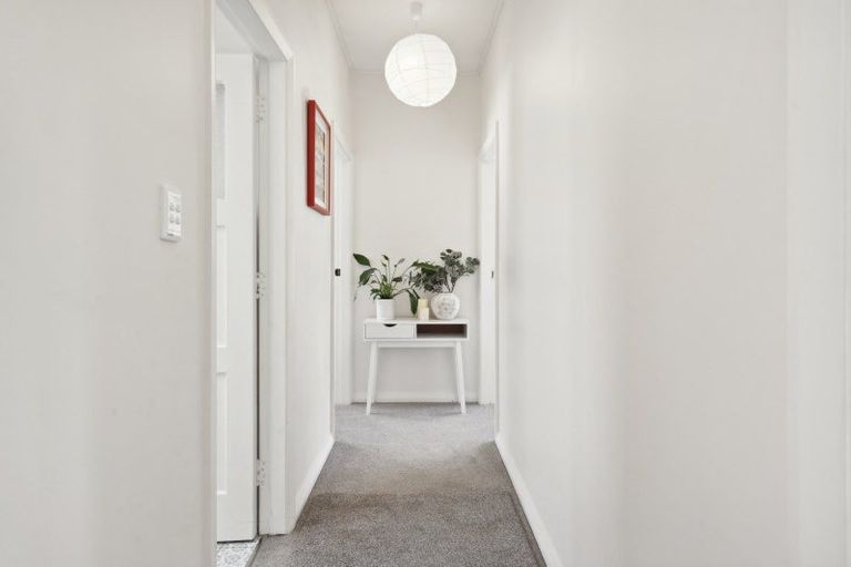 Photo of property in 15 Leveson Street, Strathmore Park, Wellington, 6022