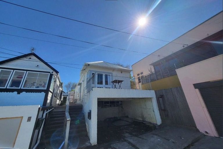 Photo of property in 23 Milton Street, Berhampore, Wellington, 6023