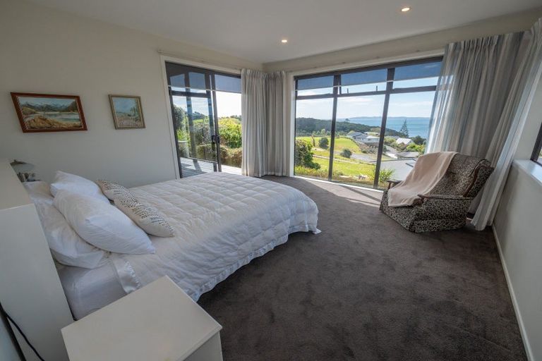 Photo of property in 6 Sunrise Place, Cable Bay, 0420