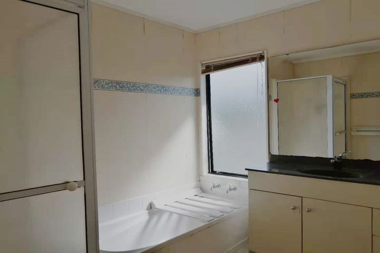 Photo of property in 67 Burswood Drive, Burswood, Auckland, 2013