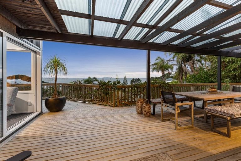 Photo of property in 74 Duncansby Road, Stanmore Bay, Whangaparaoa, 0932