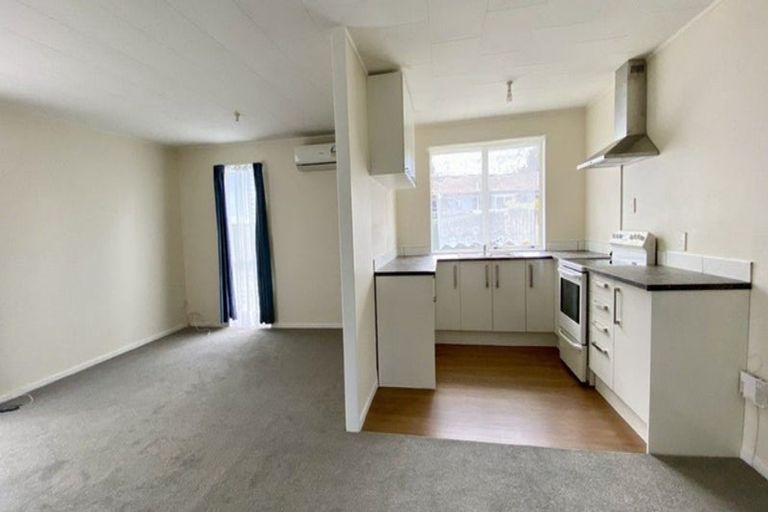 Photo of property in 26a Roberts Road, Te Atatu South, Auckland, 0610