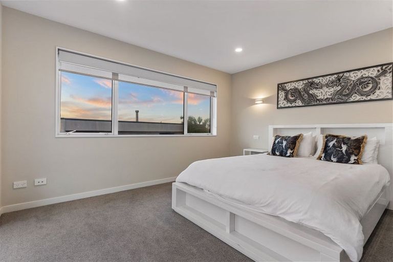 Photo of property in 17 Bounty Road, Long Bay, Auckland, 0630