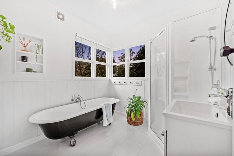 Photo of property in 21 Clarence Road, Northcote Point, Auckland, 0627
