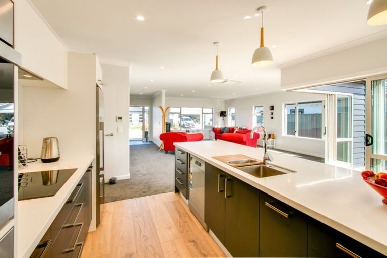 Photo of property in 16 Manganui Place, Te Awa, Napier, 4110