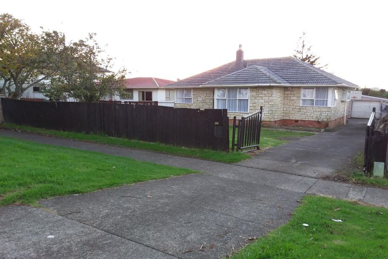 Photo of property in 533 Massey Road, Mangere, Auckland, 2022