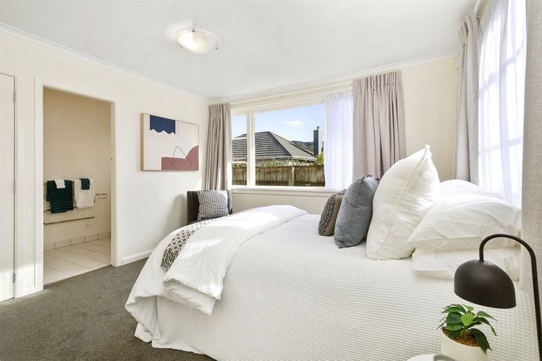 Photo of property in 2 Melville Street, Tawa, Wellington, 5028