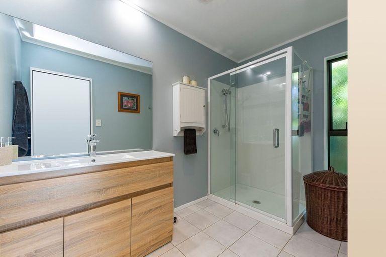 Photo of property in 85 Piha Road, Piha, New Lynn, 0772