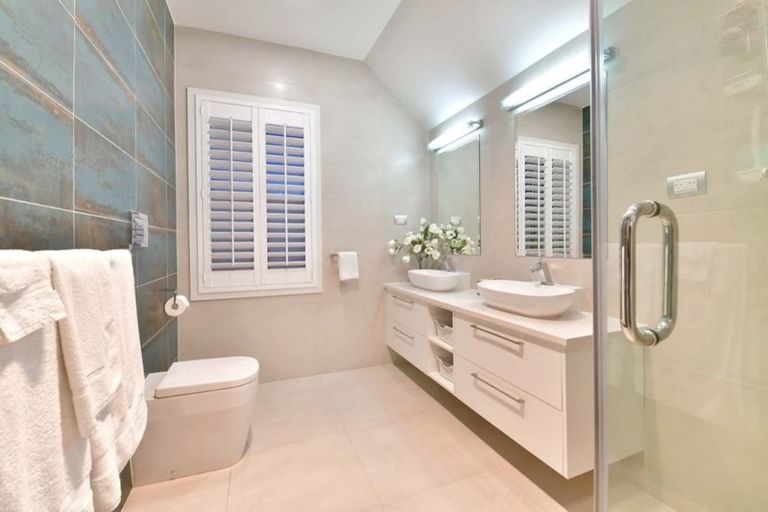 Photo of property in 110 Vipond Road, Stanmore Bay, Whangaparaoa, 0932