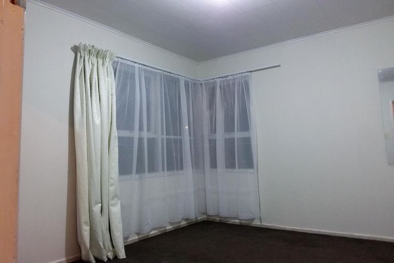 Photo of property in 533 Massey Road, Mangere, Auckland, 2022