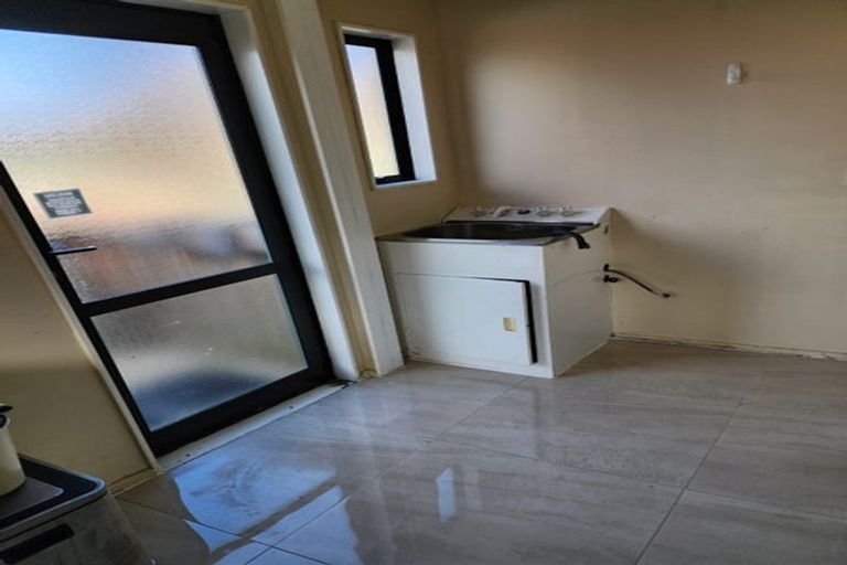 Photo of property in 38 Matipo Road, Te Atatu Peninsula, Auckland, 0610