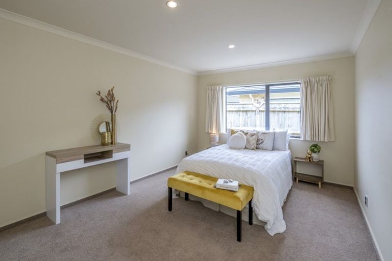 Photo of property in 12 Datum Way, Paraparaumu, 5032