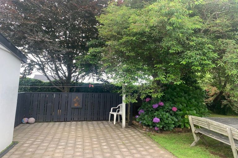 Photo of property in 73 Wallath Road, Westown, New Plymouth, 4310