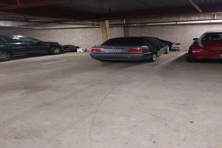 Photo of property in Courtenay Apartments, 501/120 Courtenay Place, Te Aro, Wellington, 6011