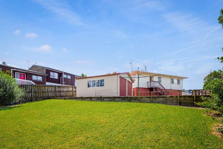 Photo of property in 101 Triangle Road, Massey, Auckland, 0614