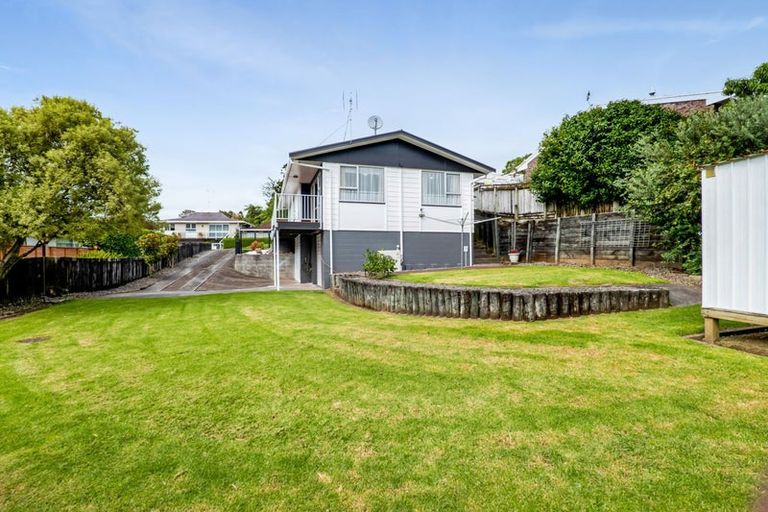 Photo of property in 5 Ambury Place, Merrilands, New Plymouth, 4312