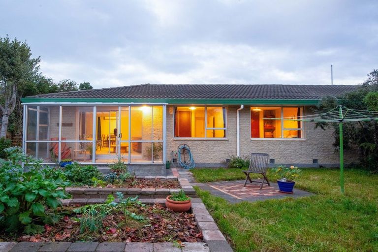 Photo of property in 2/121a Estuary Road, South New Brighton, Christchurch, 8062